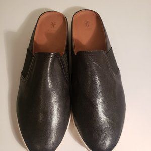 Nwot Frye slippons